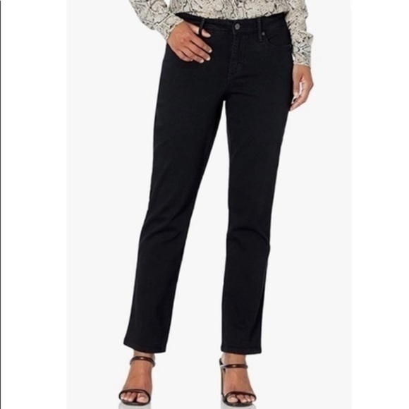 Gloria Vanderbilt Denim - NWT Gloria Vanderbilt Modern Straight Jeans Mid Rise size 10 $48